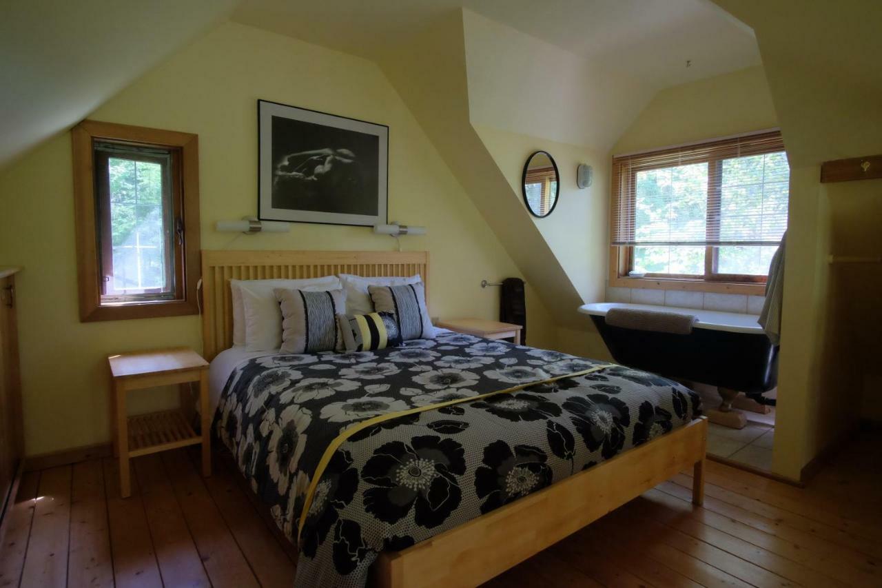 Wedgwood Manor And Glamping Retreat Hotel Crawford Bay Exterior foto